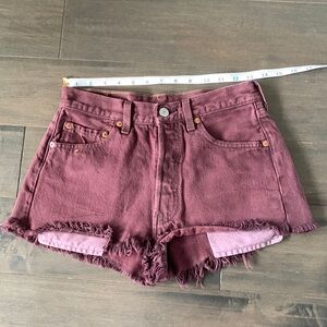 Levi’s 501 jean shorts burgundy